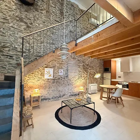 Agi Porthos Apartment *